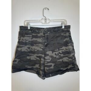 Social Standard by Sanctuary - Green camouflage shorts - Size Large